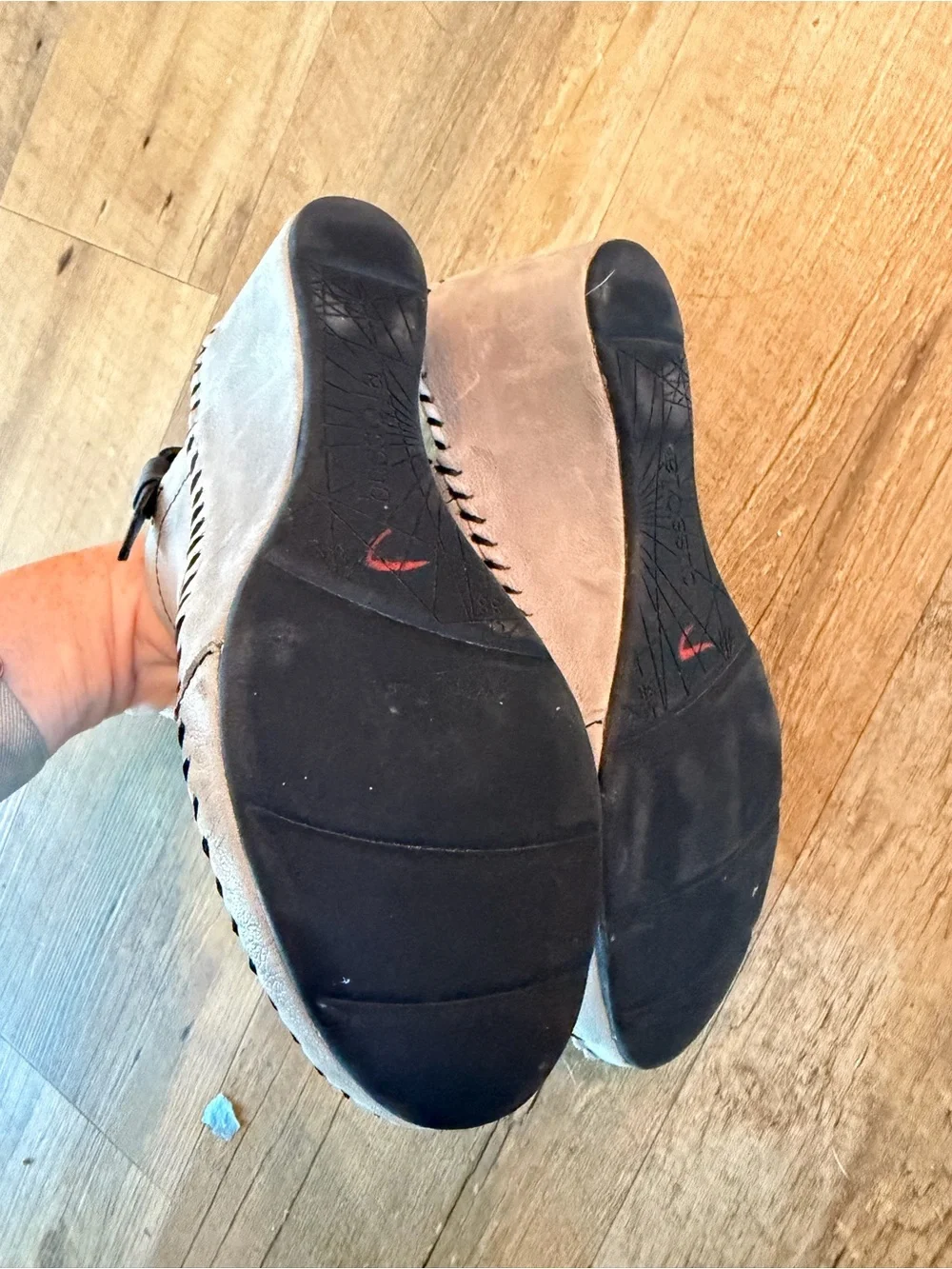 Bussola Leather Wedges